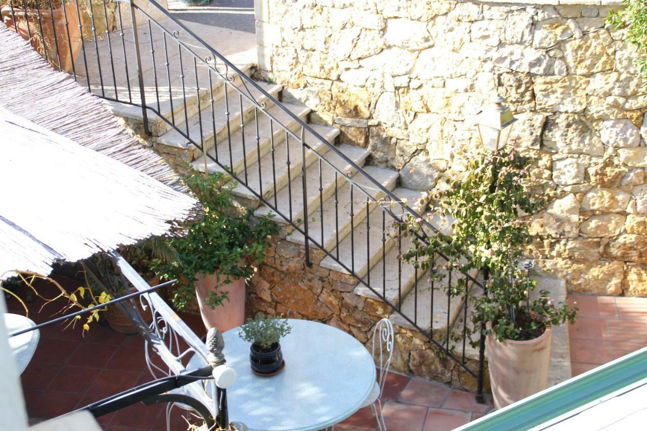 Le Provencal Hotell Aups Eksteriør bilde